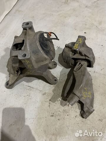 Опора двигателя кронштейн Audi Q5