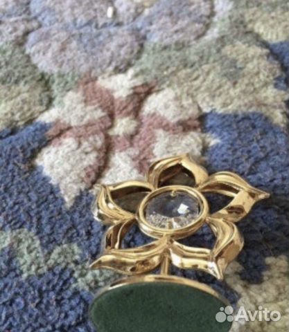Статуэтка цветок с камнем