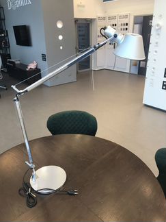 Artemide Decorative настольная лампа Tolomeo halo