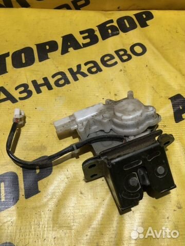 Замок крышки багажника Mazda CX-7