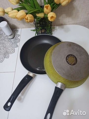 Кухонные принадлежности и сковородки