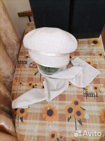 Берет с шарфом