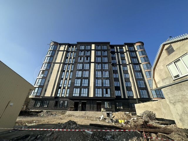 3-к. квартира, 110 м², 8/8 эт.