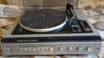 Проигрыватель, колонки, радиола