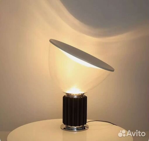 Дизайнерский светильник / Настольная лампа