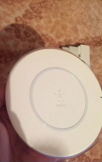 Беспроводное зарядное устройство Belkin