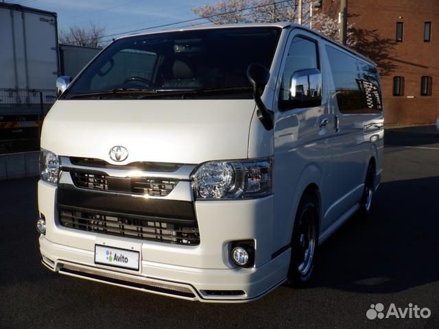 Тойота Hiace 2020.