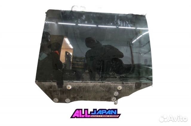 Стекло двери заднее левое Subaru Forester SF5