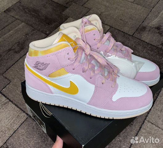 Nike Air Jordan 1 Mid SE Arctic Pink