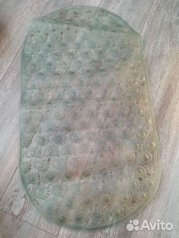 Детский коврик в ванную на присосках