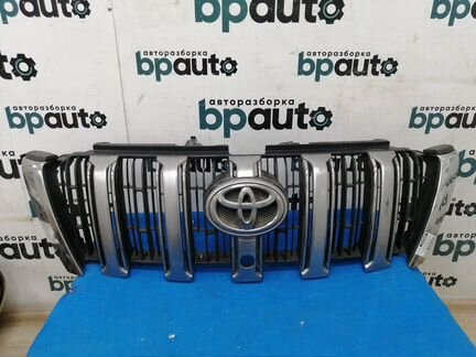 Решетка радиатора под камер 53101-60C01 Toyota