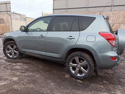 Toyota RAV4, 2006