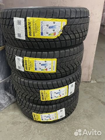 Delinte DV2 215/55 R17 94T