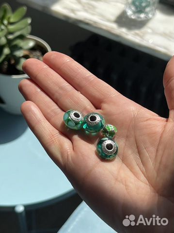 Украшение шарм Pandora изумрудного цаета