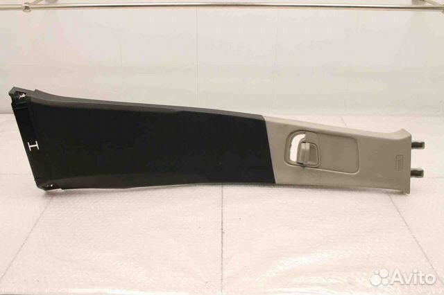 Обшивка центральной стойки правая Opel Astra