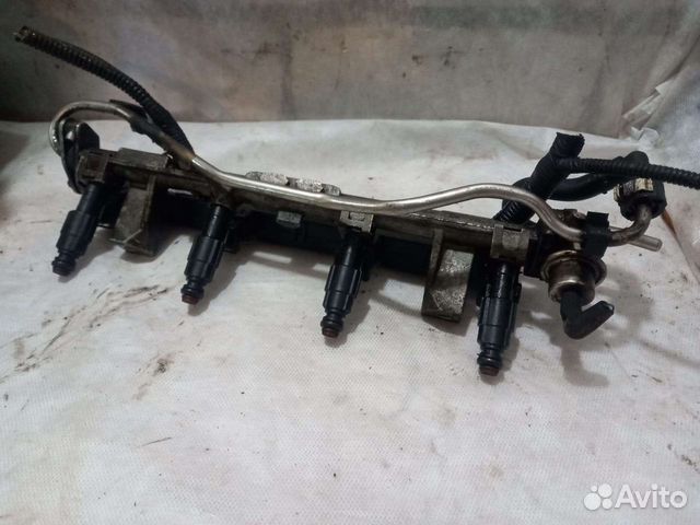 Топливная рампа с форсунками Ford Focus 1