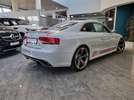 Audi RS5, 2011