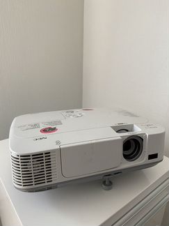 Проектор NEC M260X в комплекте с экраном 1,5х2м