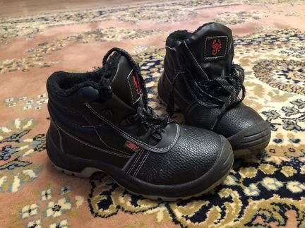 Ботинки для мальчика 37 раз