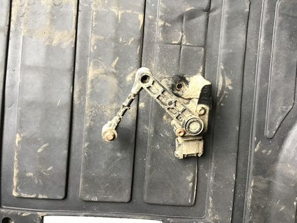 Датчик уровня подвески ренджровер Спорт б/у