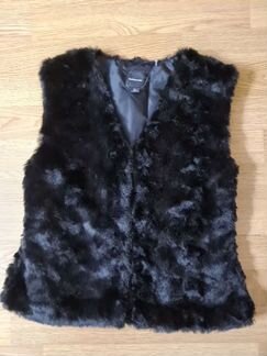 Меховая жилетка