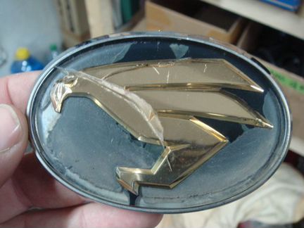 Хариер Эмблема передняя Harrier 1997-03