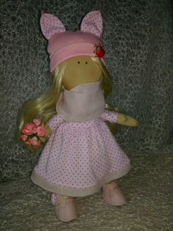 Кукла в розовом