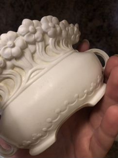 Вазочка, бисквитный фарфор