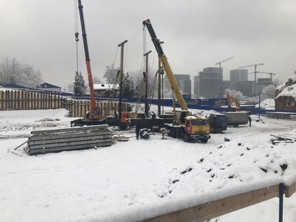 Забивка свай, Лидерное бурение, Вдавливание свай