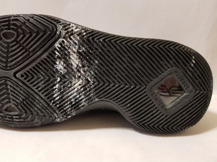 Баскетбольные кроссовки nike kyrie 3 (GS) 4.5-5.5Y