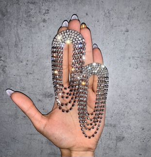 Серьги со стразами