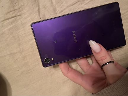 Телефон Sony, ноутбук, iPod