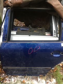Дверь задняя левая серебро универcал VW Passat B5