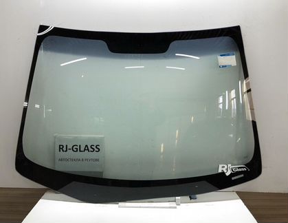 Лобовое стекло на Hyundai Elantra HD