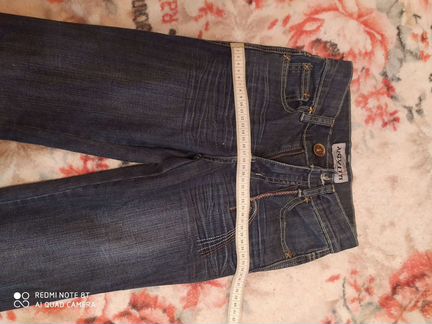 Джинсы 146-152 на стройную девочку. новые