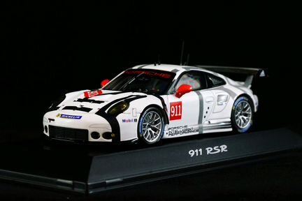Porsche 911 RSR 2016 1/43 Spark
