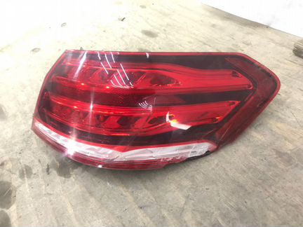 Фонарь LED задний правый Mercedes E W212 2013-2016
