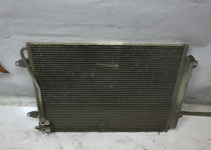 Радиатор кондиционера Volkswagen Passat 2005-2011г