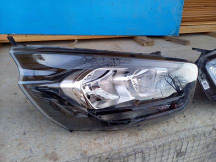 Фары от Ford Tourneo Custom