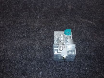 Мерседес блок управления блокиратором A2045458132