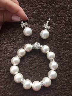 Нежный комплект жемчуга с кристалами