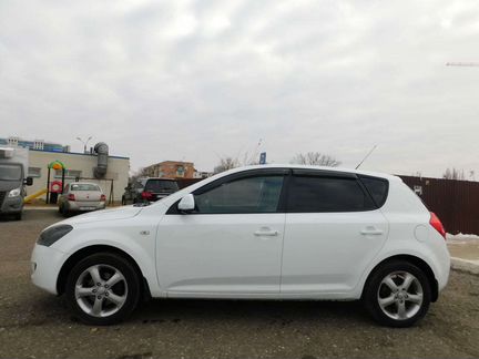 KIA cee'd 1.4 МТ, 2009, 200 000 км