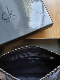 Новый кожаный клатч Calvin Klein