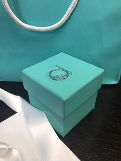 Кольцо Tiffany T Wire