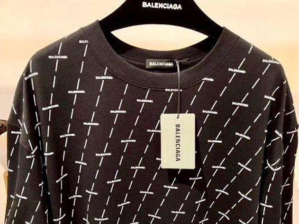 Футболка Balenciaga