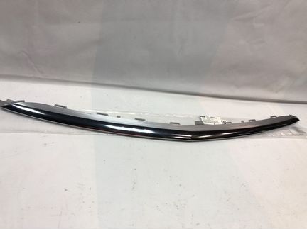 Накладка переднего бампера Mercedes W213 AMG