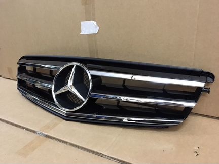 Решетка радиатора Mercedes W 204 C204