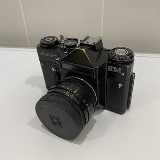 Плёночный фотоаппарат Зенит ем