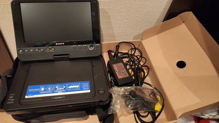 DVD-плеер Sony DVP-FX870