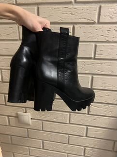 Ботильоны Calvin Klein 39